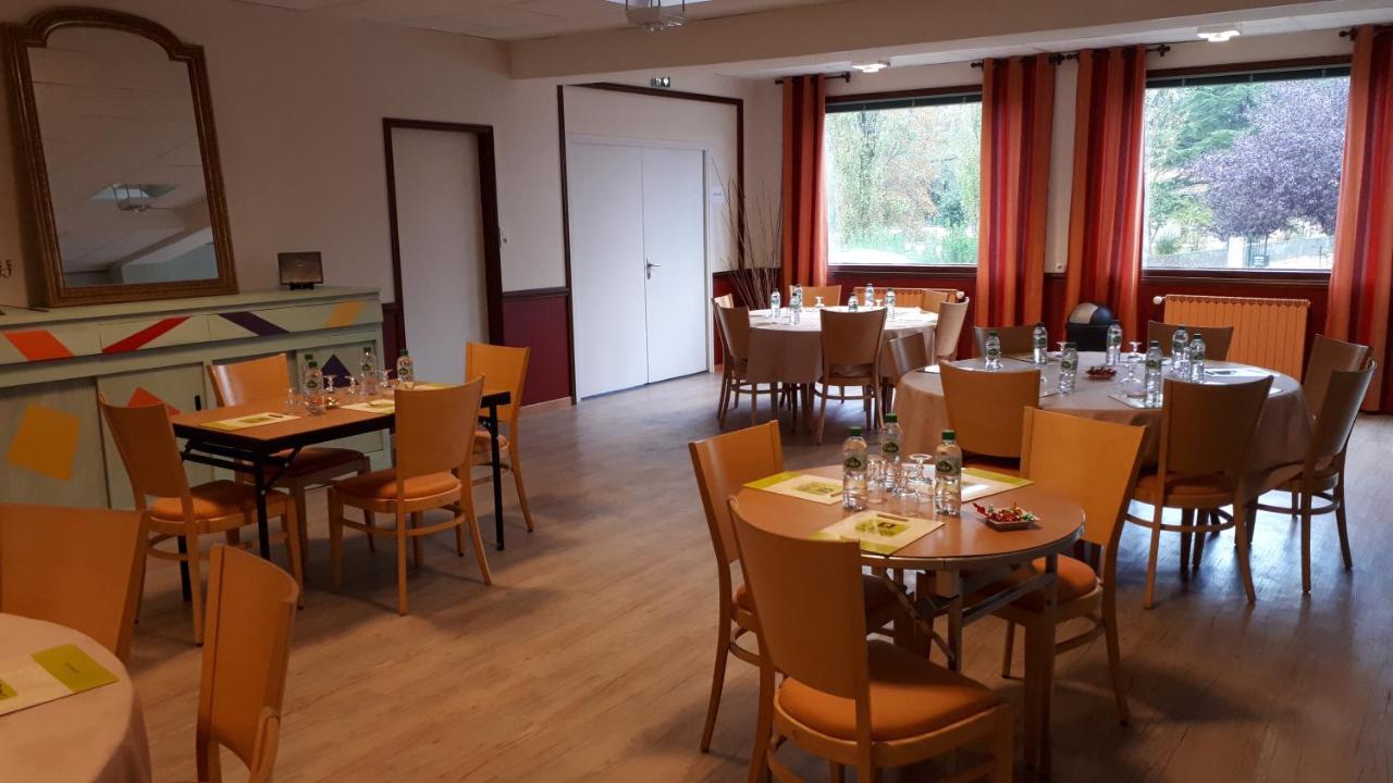 Logis La Rose Des Vents Hotel Volvic Eksteriør billede