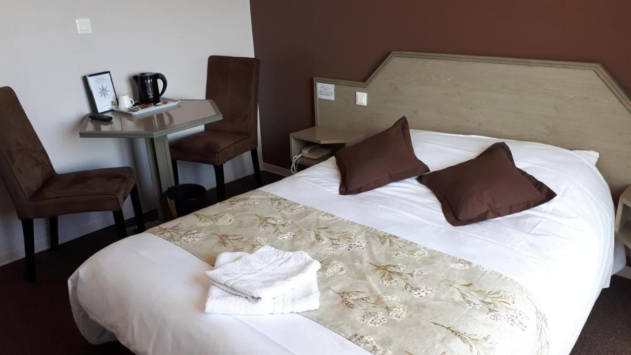 Logis La Rose Des Vents Hotel Volvic Eksteriør billede