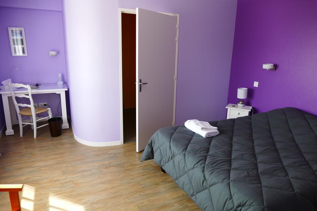 Logis La Rose Des Vents Hotel Volvic Værelse billede