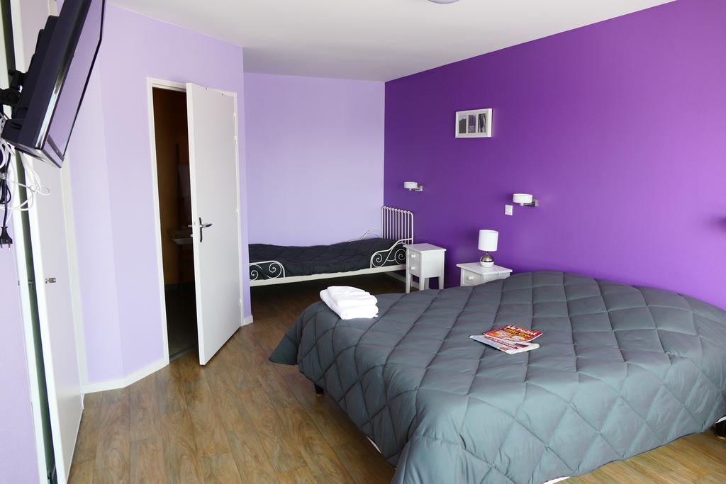 Logis La Rose Des Vents Hotel Volvic Værelse billede