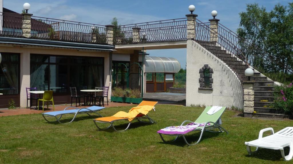 Logis La Rose Des Vents Hotel Volvic Eksteriør billede
