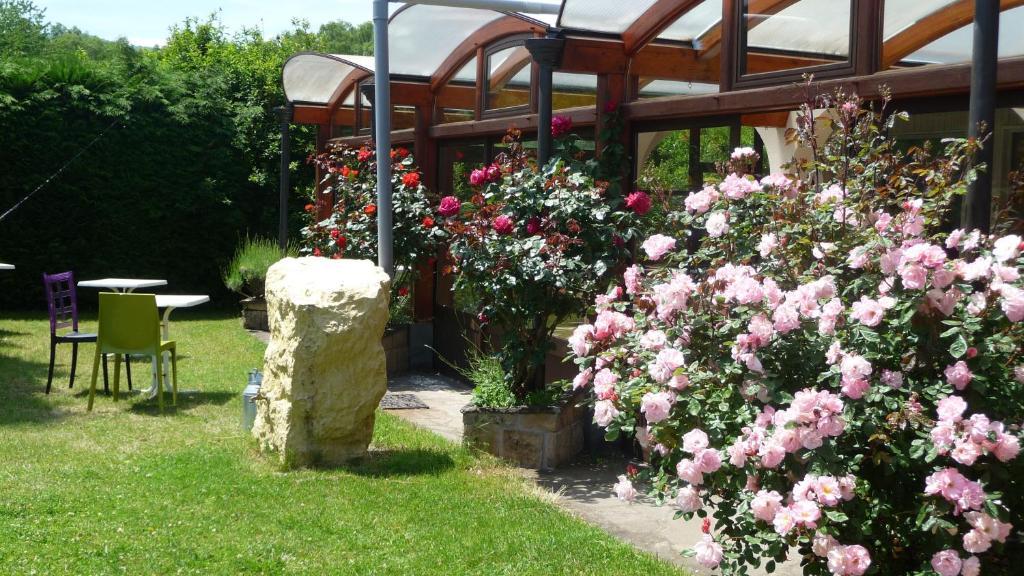 Logis La Rose Des Vents Hotel Volvic Værelse billede