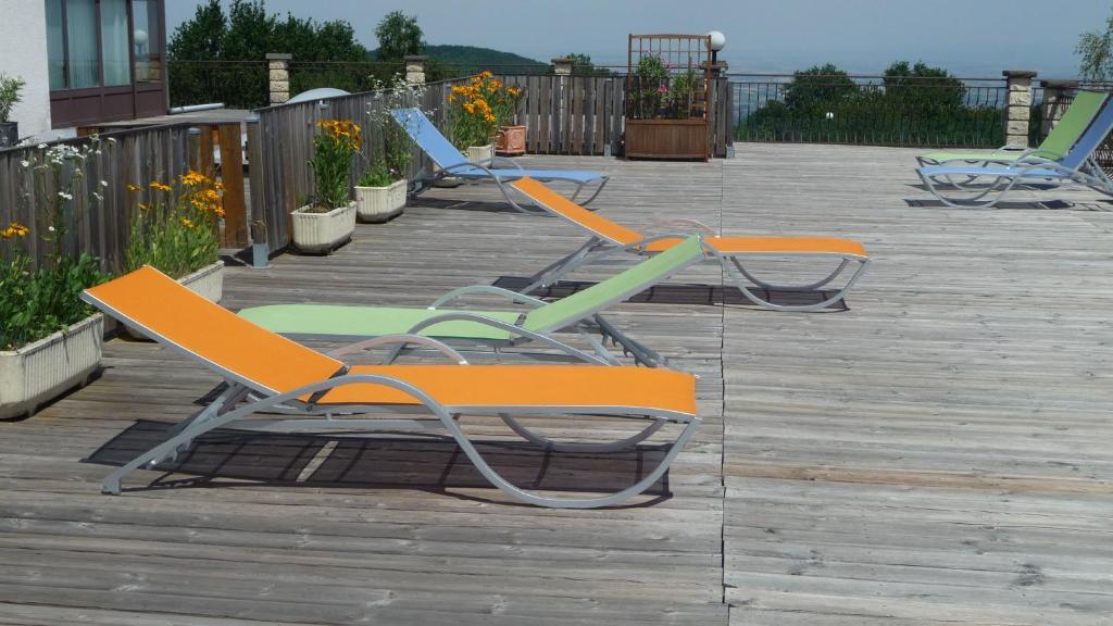 Logis La Rose Des Vents Hotel Volvic Eksteriør billede