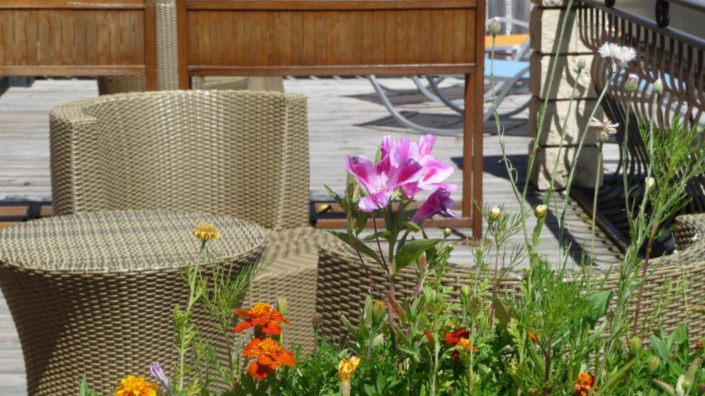 Logis La Rose Des Vents Hotel Volvic Værelse billede