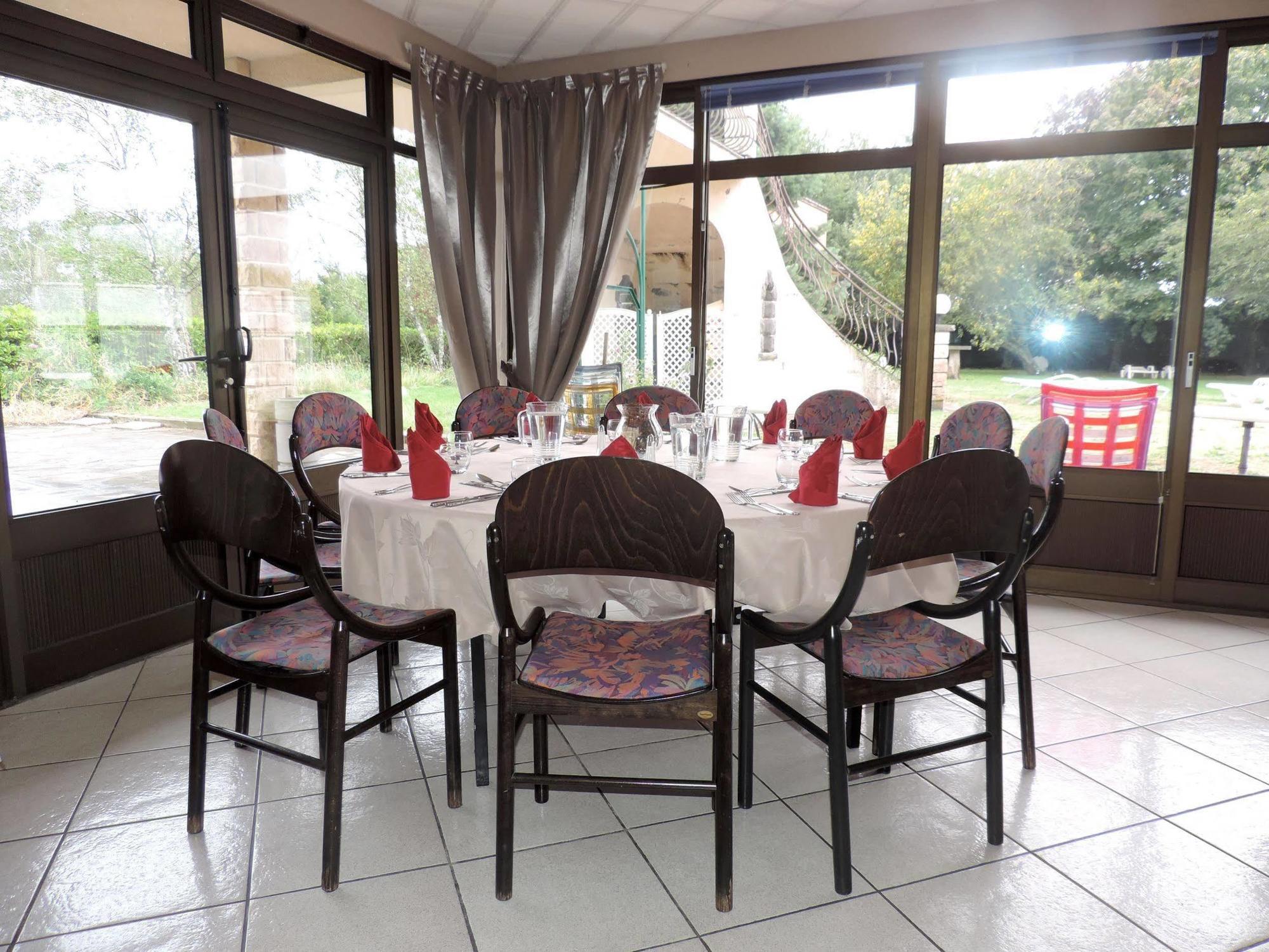 Logis La Rose Des Vents Hotel Volvic Eksteriør billede