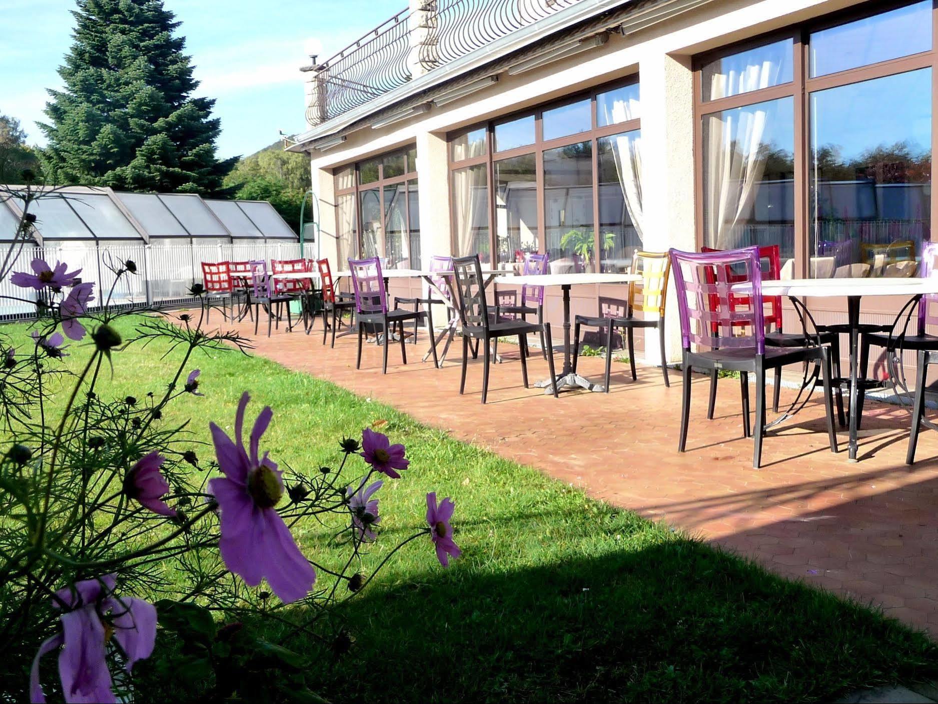Logis La Rose Des Vents Hotel Volvic Eksteriør billede
