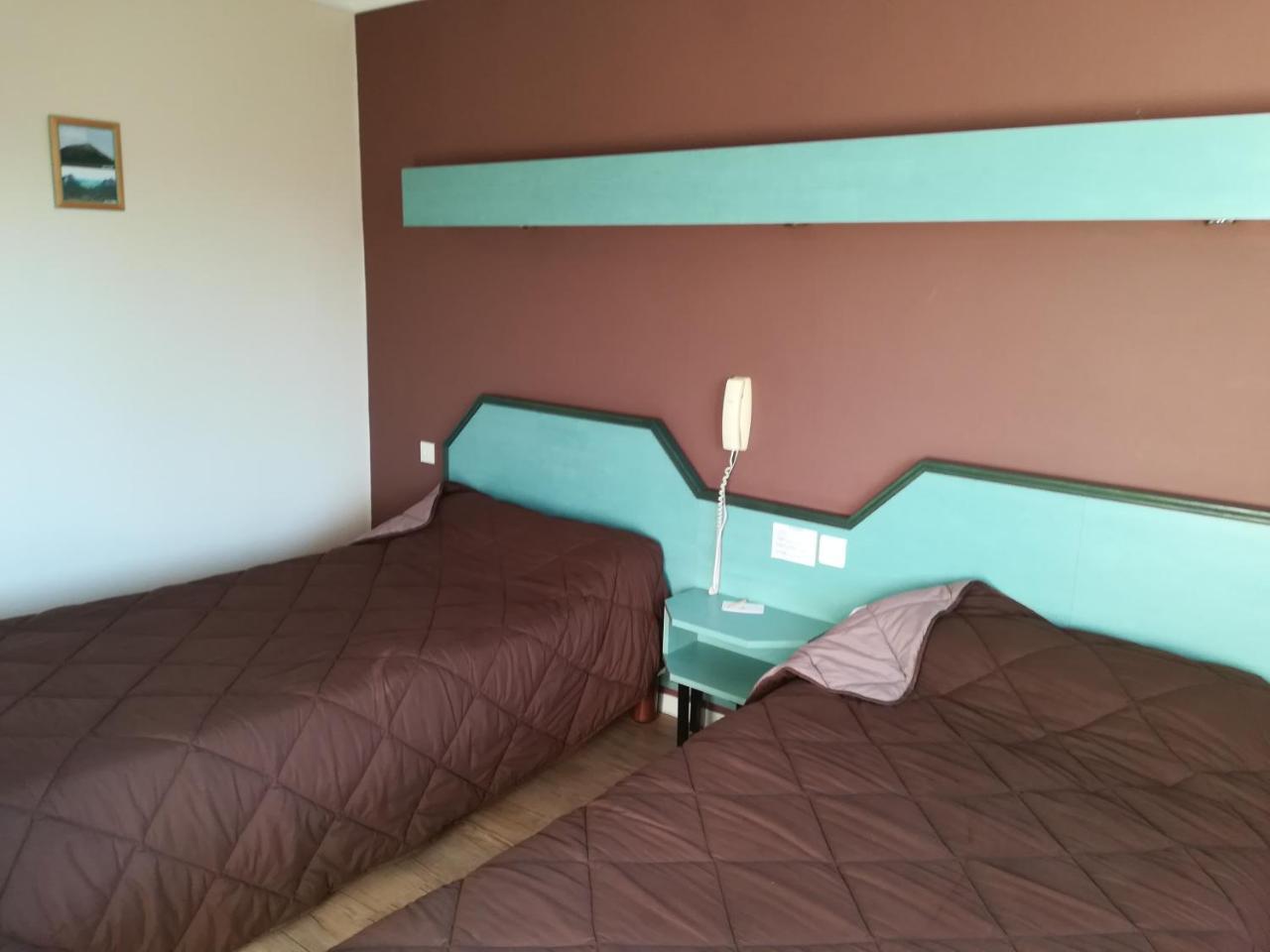Logis La Rose Des Vents Hotel Volvic Eksteriør billede